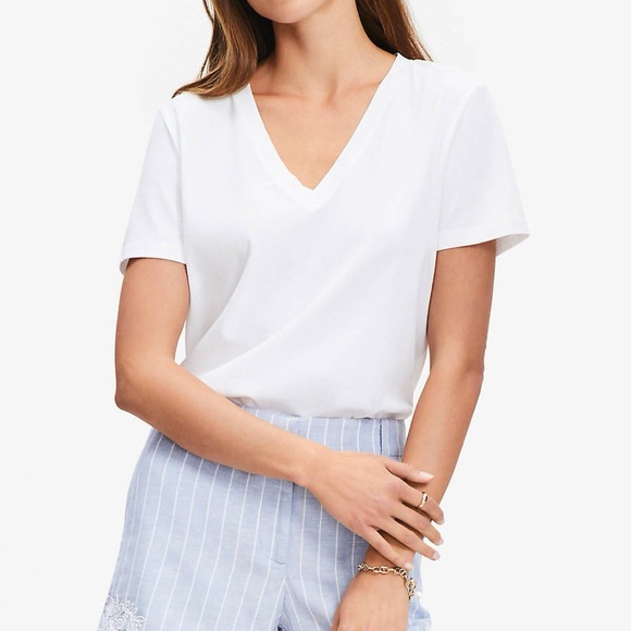 LOFT Tops - NWT! LOFT Everyday V-Neck Tee